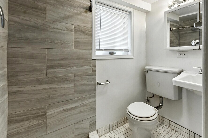 More Photos Of 817 N 48th St, Omaha Apartments For Sale