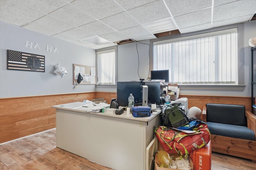 More Photos Of 7 Stewart St, Haverhill Manufacturing For Lease