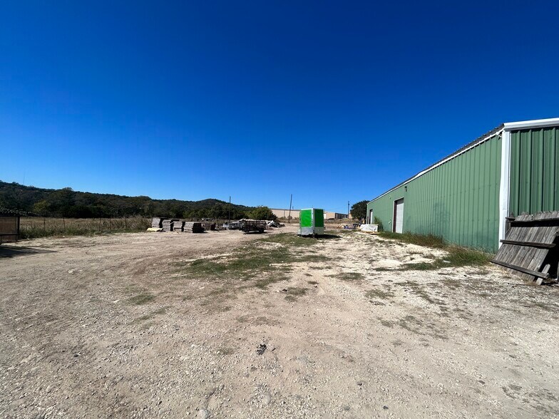 More Photos Of 40895 Interstate 10 W, Boerne Flex For Sale