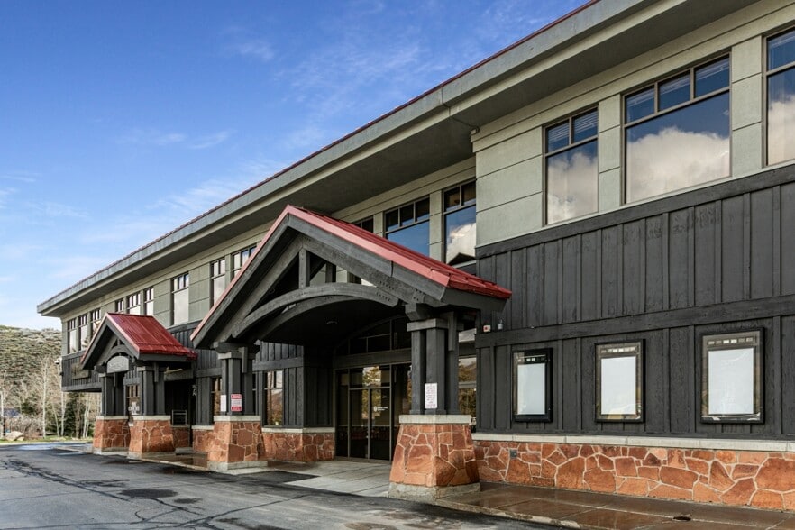 More Photos Of 1776-1780 Park Ave, Park City Unknown For Lease
