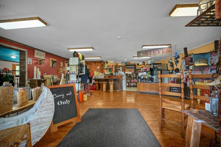 More Photos Of 11850 Walnut St, Adelphi Restaurant For Sale