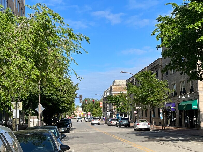 More Photos Of 800 Elgin Rd, Evanston Apartments For Sale