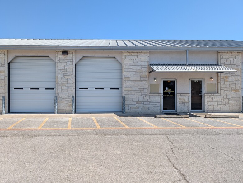 Primary Photo Of 2250 County Road 172, Round Rock Distribution For Lease