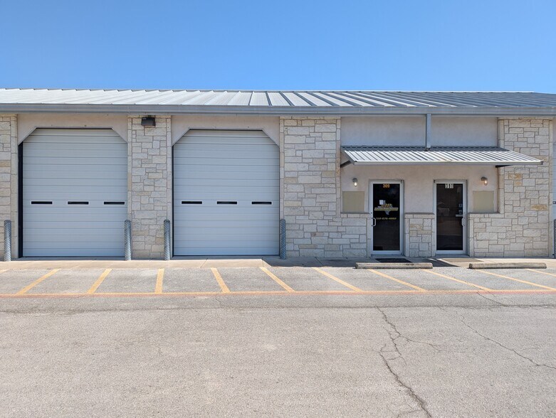 Primary Photo Of 2250 County Road 172, Round Rock Distribution For Sale