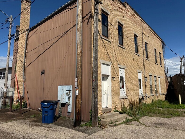More Photos Of 125 N Main St, Marion Storefront Retail Residential For Sale