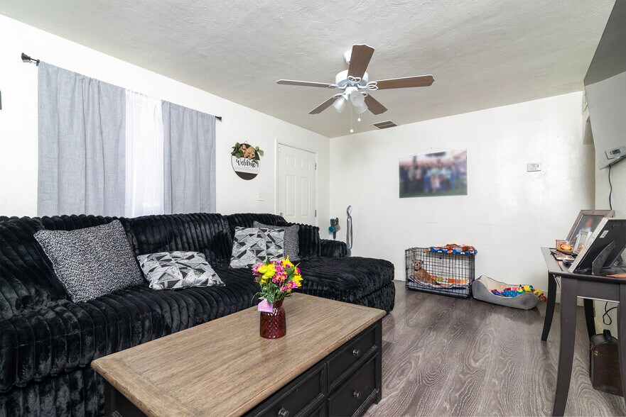 More Photos Of 2142 E Taylor St, Phoenix Multifamily For Sale