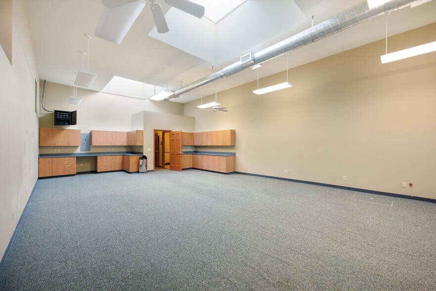 More Photos Of 215 Prospect St, Bellingham Office For Sale