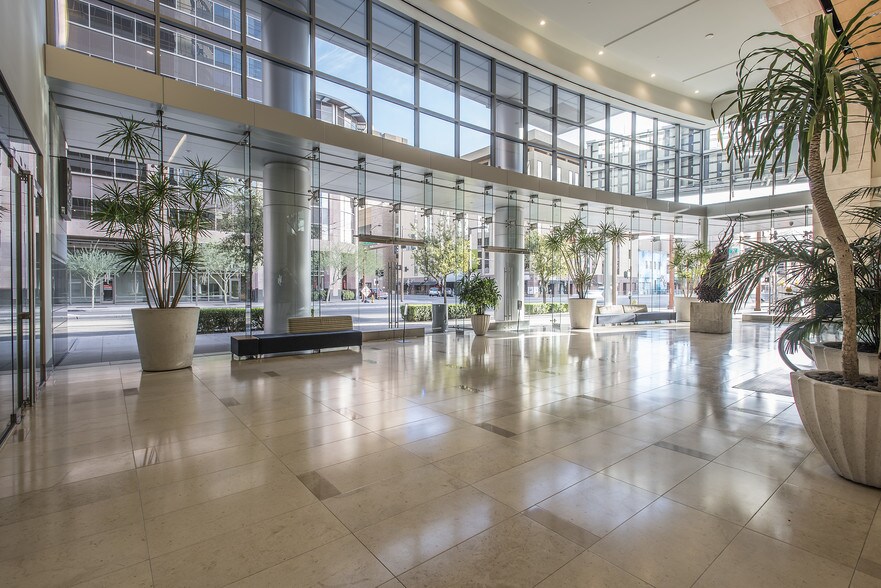 More Photos Of 1 E Washington St, Phoenix Office For Lease