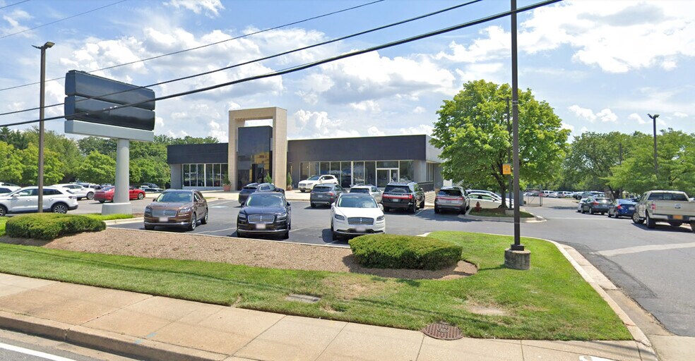 Primary Photo Of 7591 Annapolis Rd, Landover Hills Auto Dealership For Lease