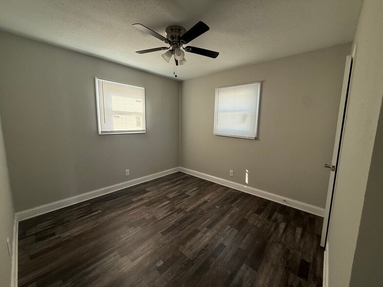 More Photos Of 2479 Julia Ave, Charlotte Apartments For Sale