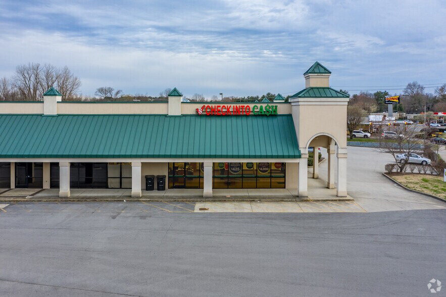 More Photos Of 1660 S Middle Tennessee Blvd, Murfreesboro General Retail For Sale