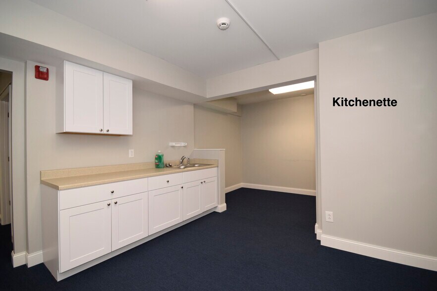 More Photos Of 7204 Executive Pky, House Springs Medical For Lease
