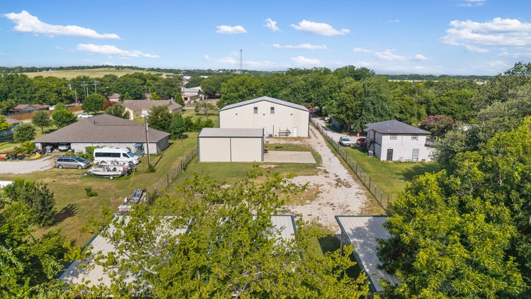More Photos Of 4925 Ben Day Murrin Rd, Fort Worth Industrial For Sale