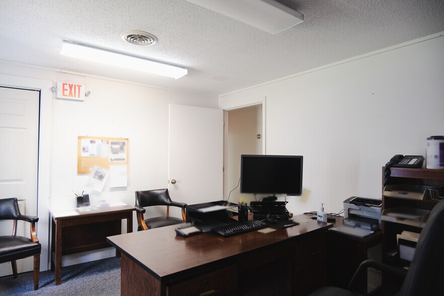 More Photos Of 512-522 S Caldwell St, Brevard Office For Sale