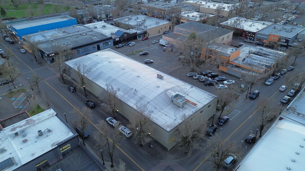 More Photos Of 211 NE Roberts Ave, Gresham Freestanding For Sale