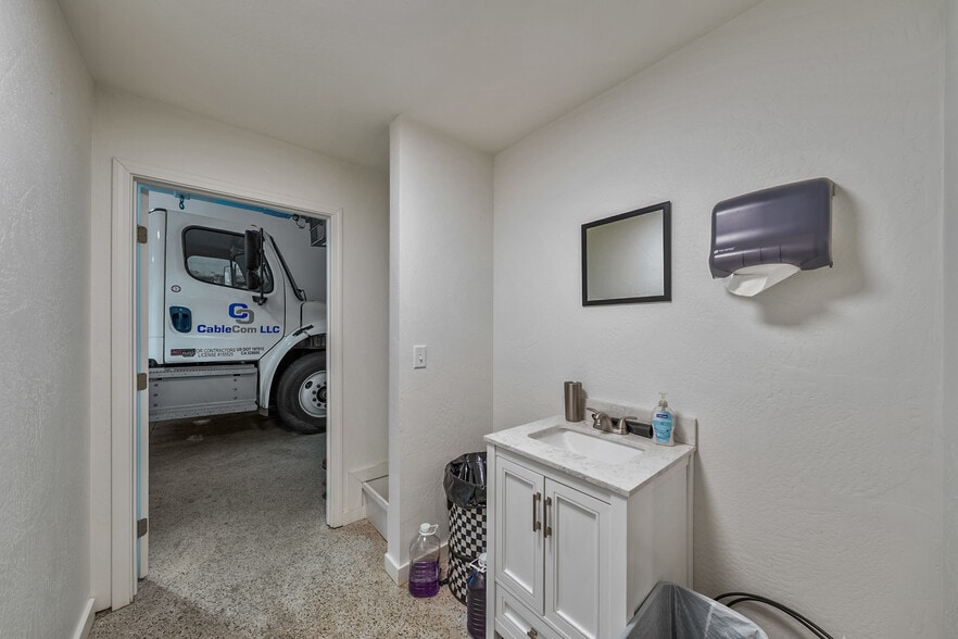 More Photos Of 1918 Bobcat Way, White City Warehouse For Sale