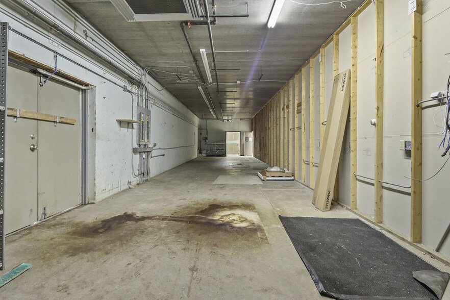 More Photos Of 110-114 S Rum River Dr, Princeton General Retail For Lease