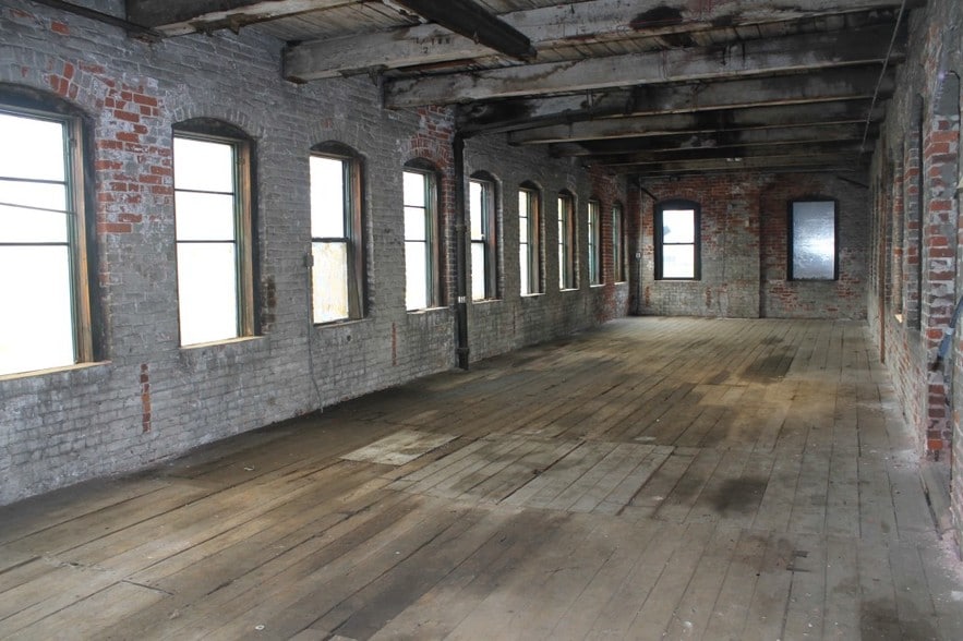 More Photos Of 51 Harding St, Worcester Warehouse For Sale
