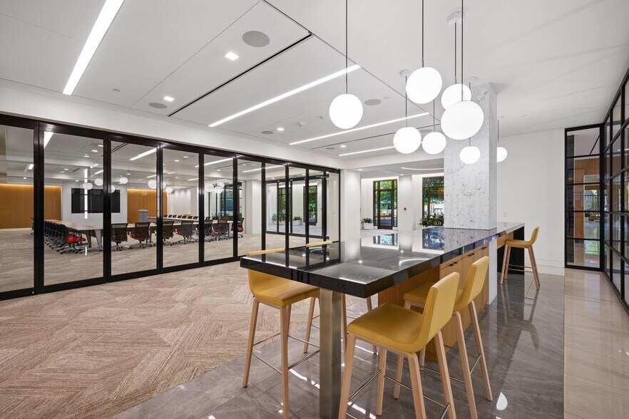 More Photos Of 1400 16th St NW, Washington Office For Lease