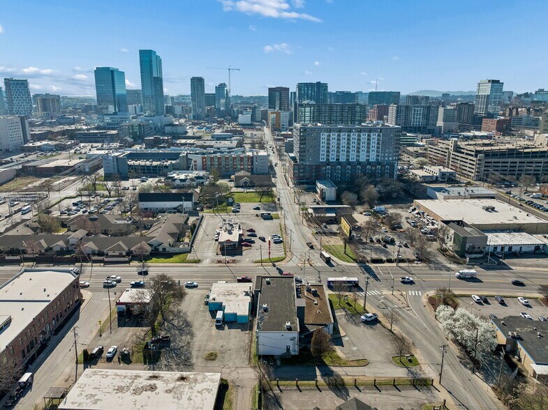 More Photos Of 1718 Charlotte Ave, Nashville Medical For Lease