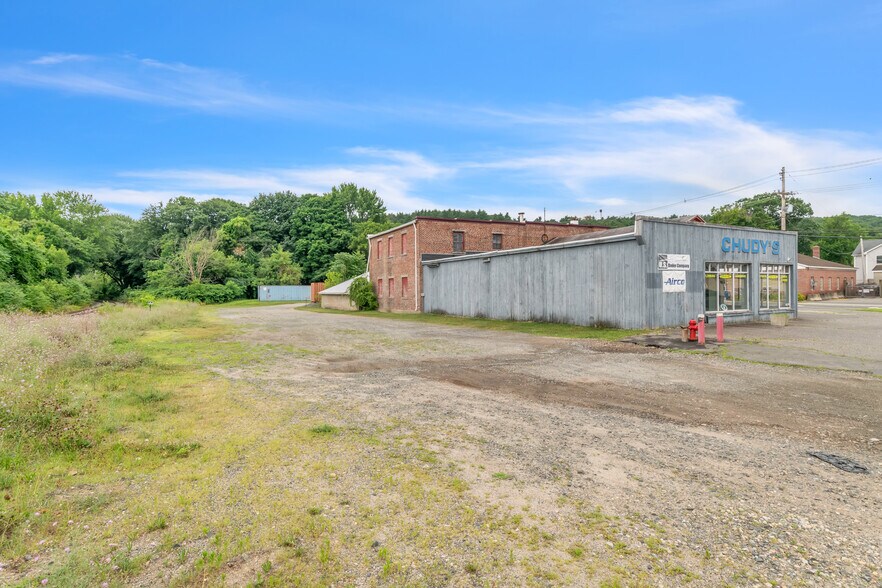 More Photos Of 2019 Bridge St, Three Rivers General Retail For Sale