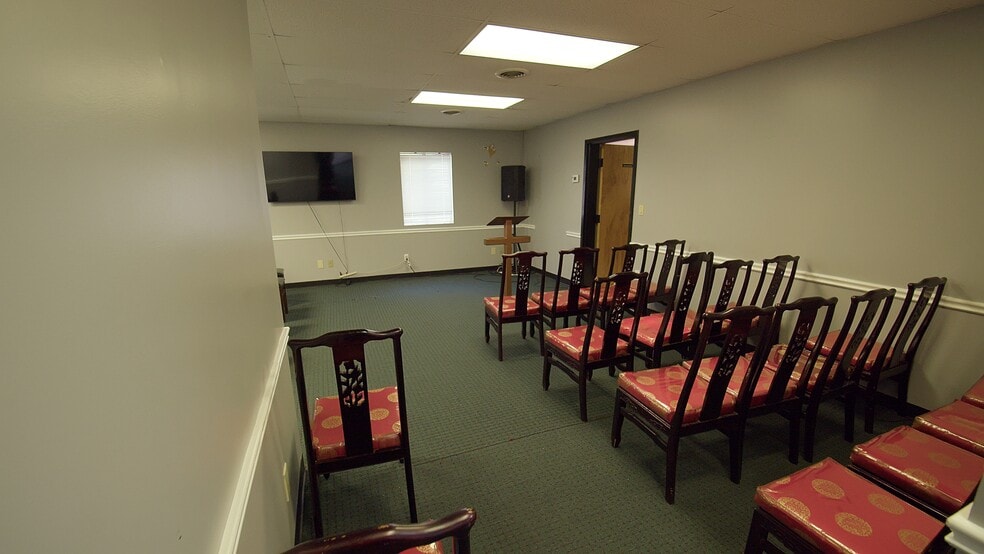 More Photos Of 3299 Northcrest Rd, Atlanta Office For Sale