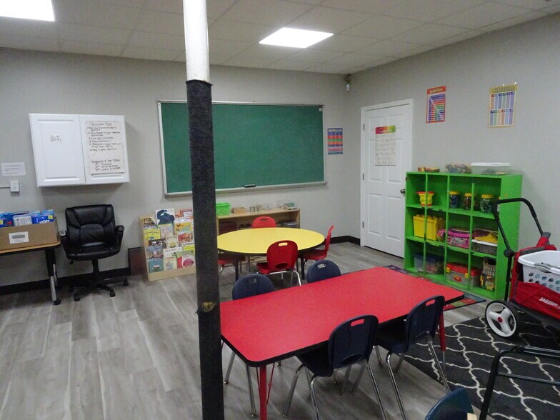 More Photos Of 4223 Cane Run Rd, Louisville Daycare Center For Sale