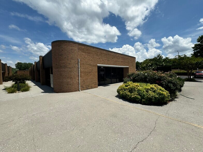 More Photos Of 9051 Executive Park Dr, Knoxville Office For Sale