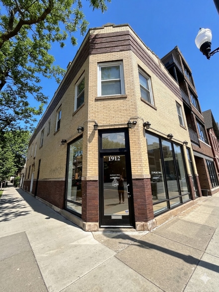 Primary Photo Of 1912 N Damen Ave, Chicago Storefront Retail Residential For Lease