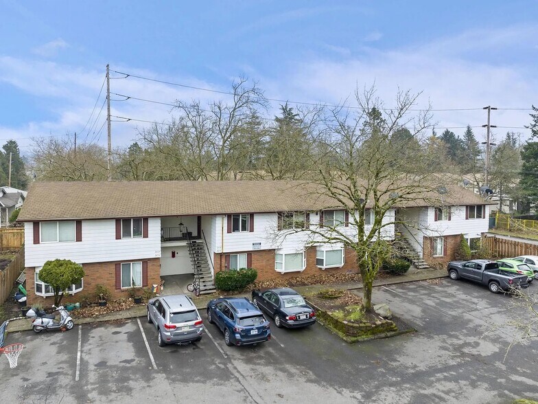 Primary Photo Of 2630 SE 136th Ave, Portland Apartments For Sale