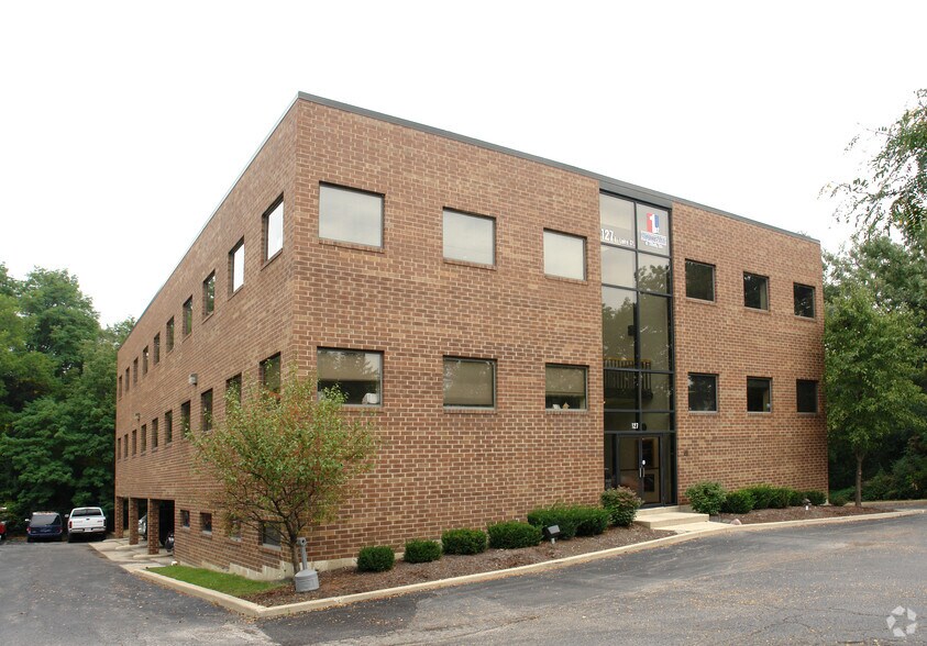 More Photos Of 127 E Lake St, Bloomingdale Office For Lease
