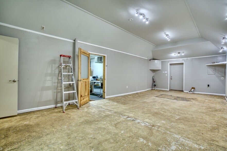 More Photos Of 422-424 Main St, Lyons Storefront For Sale