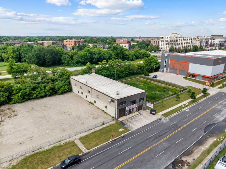More Photos Of 1765 Busse Hwy, Des Plaines Warehouse For Sale