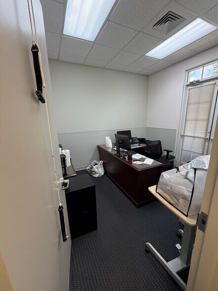 More Photos Of 9160 Galleria Ct, Naples Medical For Lease