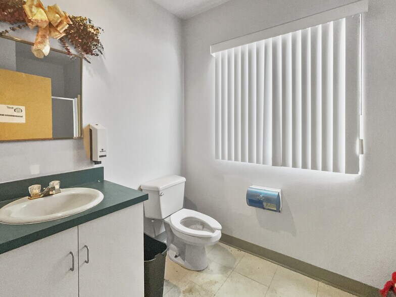 More Photos Of 608 N High St, Millville Medical For Sale