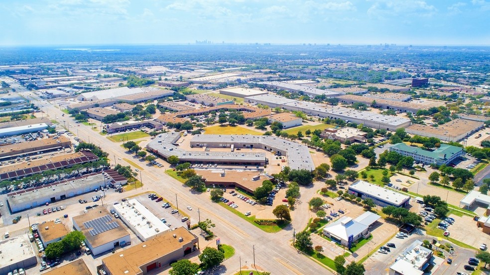 Primary Photo Of 10610 Metric Dr, Dallas Research And Development For Lease