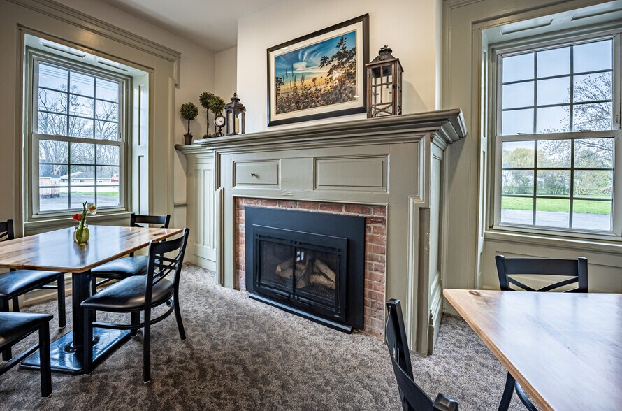 More Photos Of 310 Lake St, Wilson Hotel For Sale