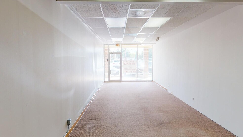 More Photos Of 1707-1717 N Rand Rd, Palatine Unknown For Lease