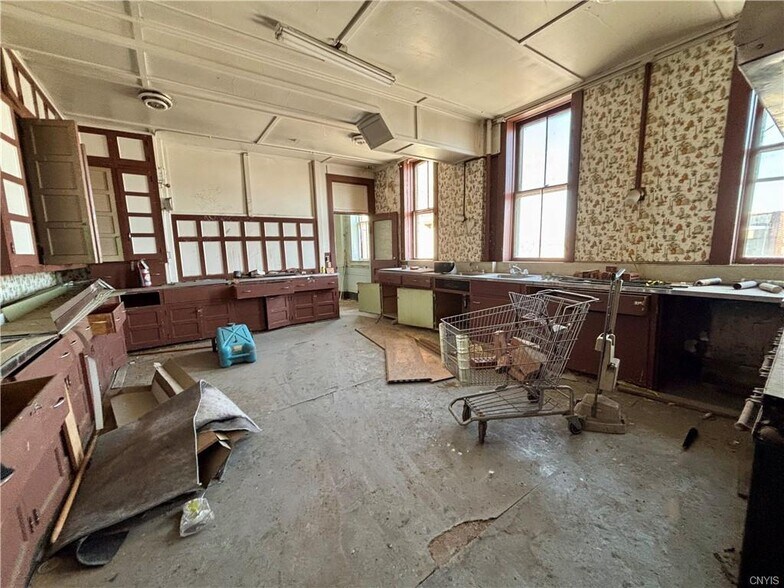 More Photos Of 10 South St, Auburn Office For Sale