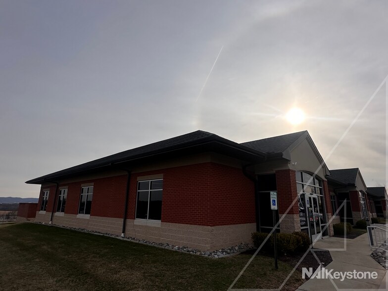 More Photos Of 2758 Century Blvd, Reading Office For Lease