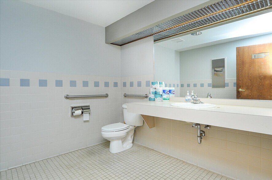 More Photos Of 130 W 2nd St, Salida Medical For Sale