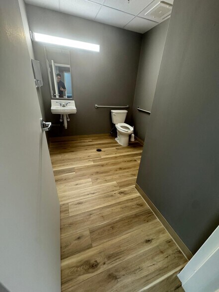 More Photos Of 1631 NW St Lucie West Blvd, Port Saint Lucie Medical For Lease