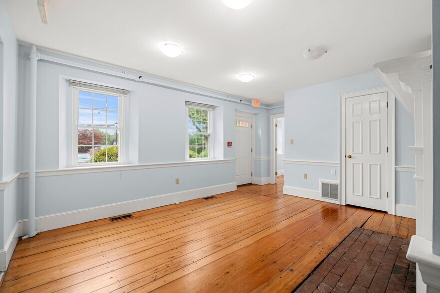 More Photos Of 160 Sylvan St, Danvers Office For Lease