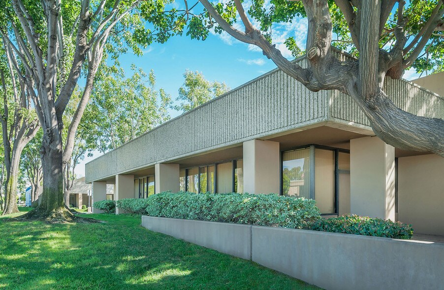 More Photos Of 17809 Gillette Ave, Irvine Light Distribution For Lease