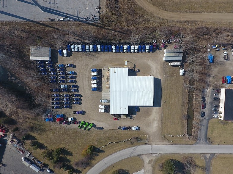 More Photos Of 7685 Fishel Dr N, Dublin Warehouse For Lease