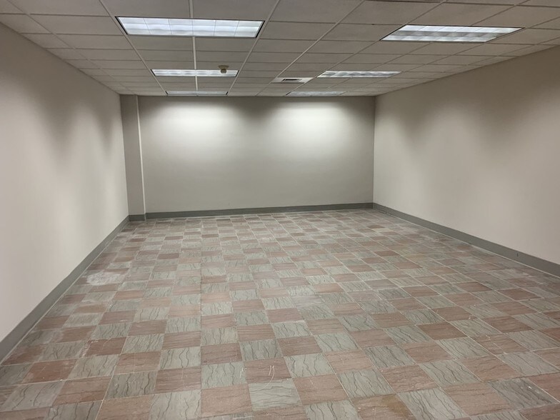More Photos Of 130 N Ridgewood Ave, Daytona Beach Office For Sale