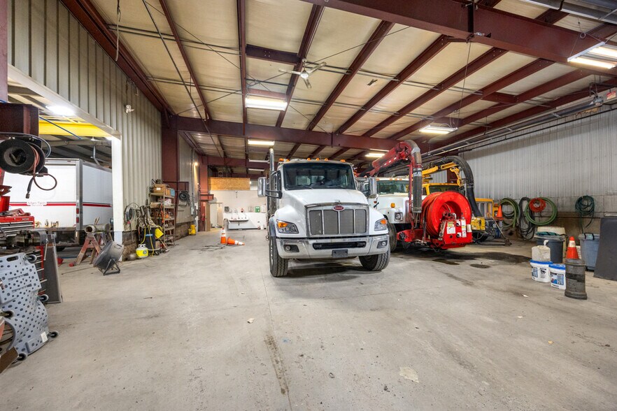 More Photos Of 316 Bradford St NE, Grand Rapids Manufacturing For Sale