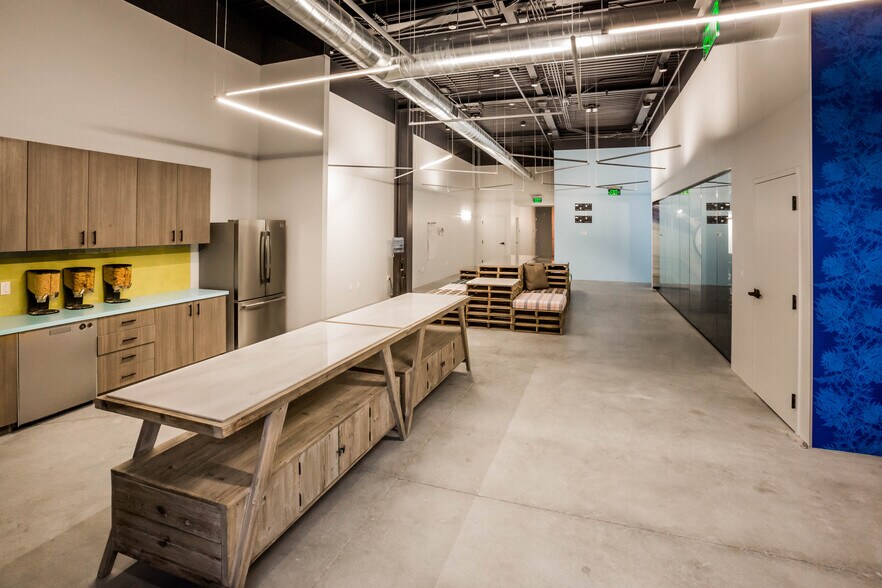 More Photos Of 2114-2116 Broadway St, Redwood City Office For Lease