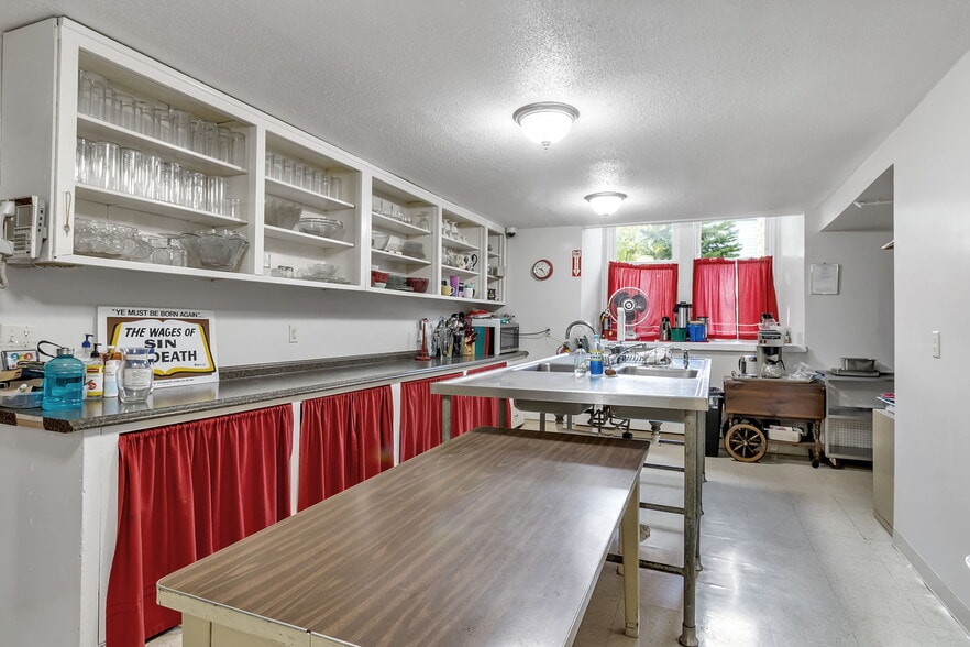More Photos Of 383 Wheatfield St, North Tonawanda Religious Facility For Sale