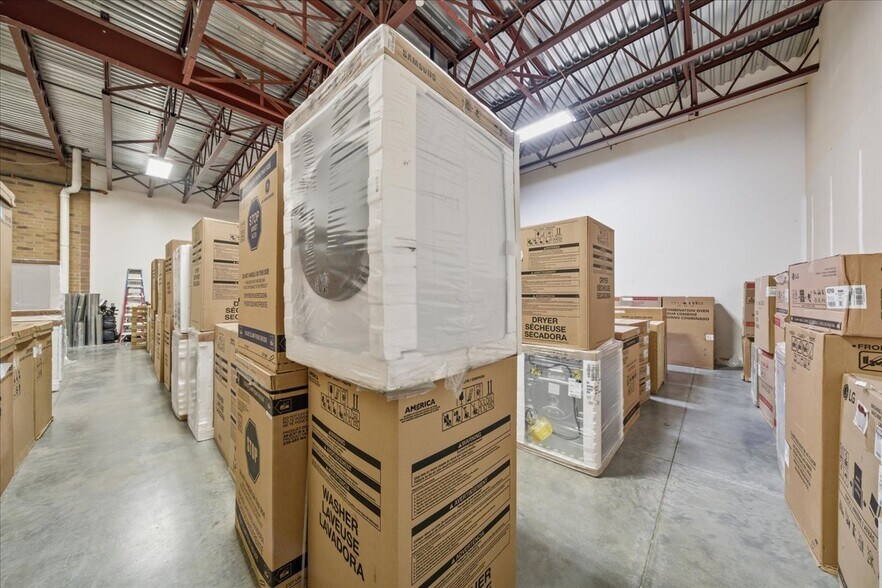 More Photos Of 1740 E Harold St, Olathe Freestanding For Sale